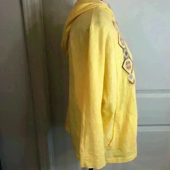 Chicos Zenergy Womens Size 1 Medium Yellow Jacket Top with Hood and Pockets - Picture 2 of 7